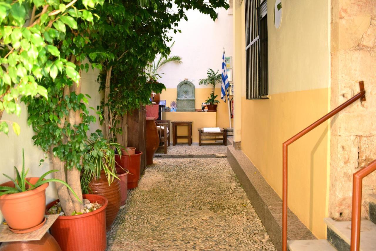 Stoa